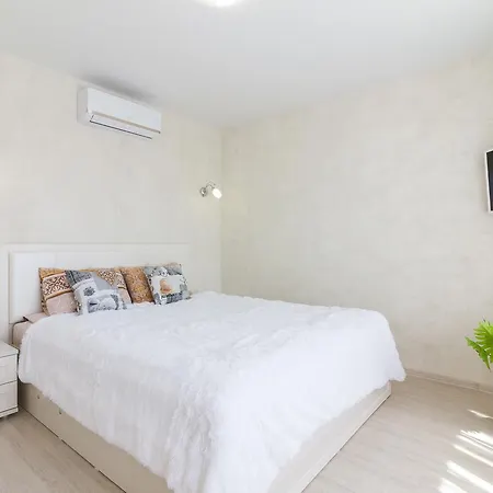 Apartment Molnar Korolya 4 *